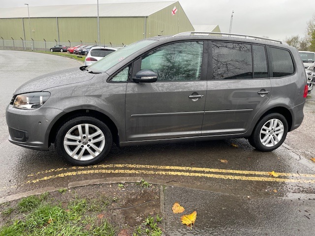Used Volkswagen Touran 2012 for sale - 76578377: Photo 3
