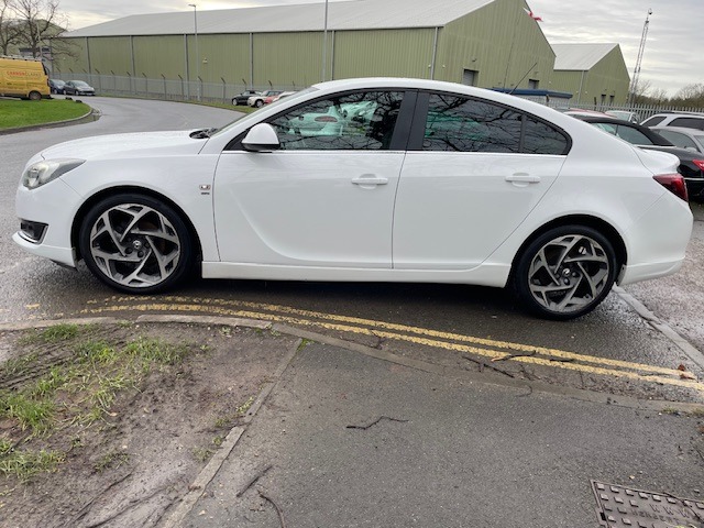Used Vauxhall Insignia 2014 for sale - 76982945: Photo 3