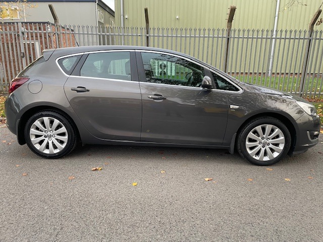 Used Vauxhall Astra 2014 for sale - 76376962: Photo 2