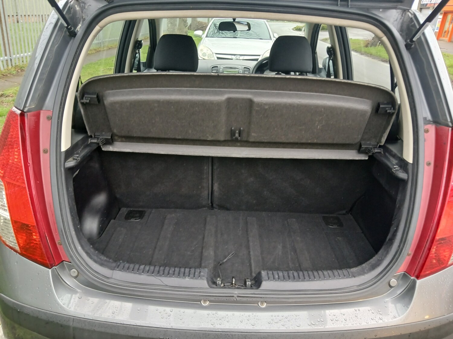 Used Hyundai i10 2010 for sale - 77917527: Photo 8