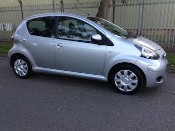 Used Toyota AYGO 2011 for sale - 76058341: Photo