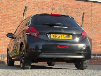 Used Peugeot 208 2017 for sale - 78156726: Photo