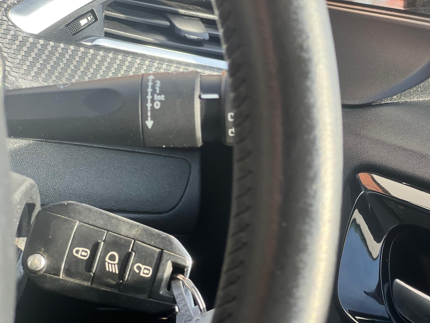 Used Peugeot 208 2017 for sale - 78156726: Photo 40