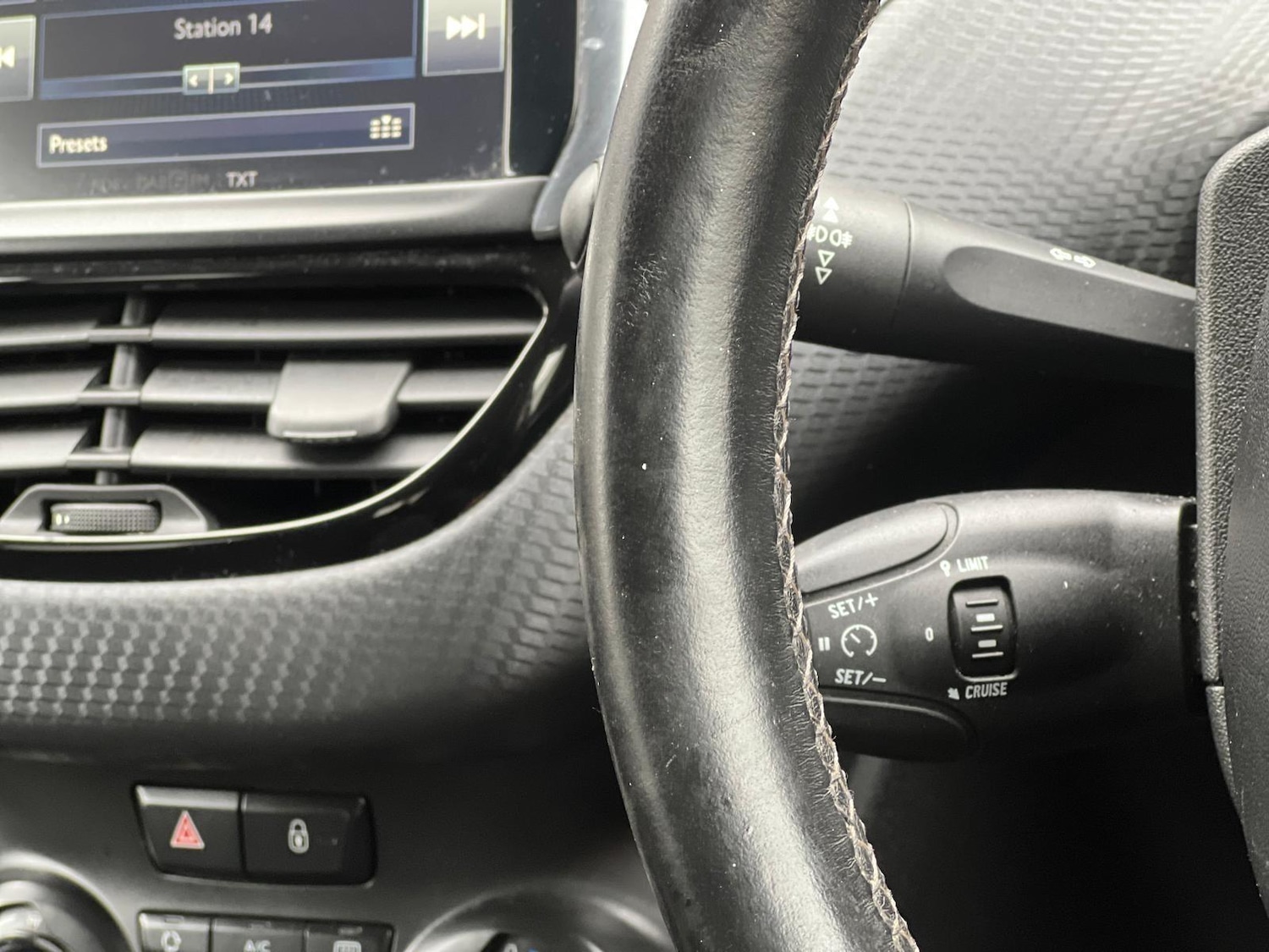 Used Peugeot 208 for sale - 77769443: Photo 41