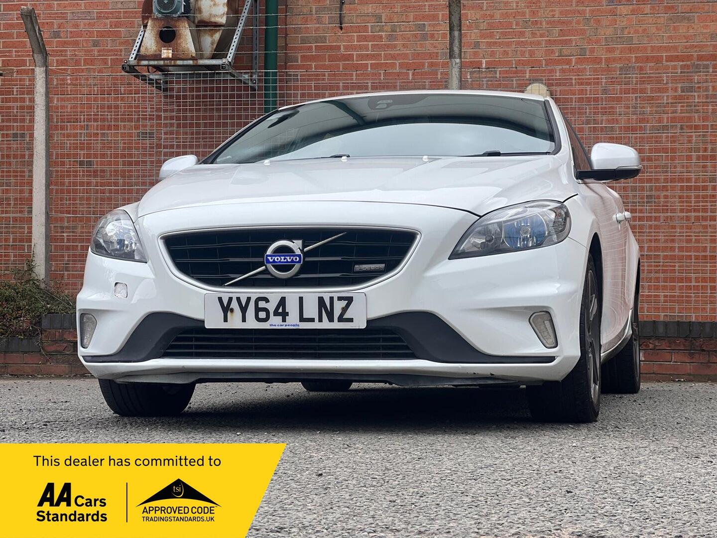 Used Volvo V40 2014 for sale - 77898213: Photo 1