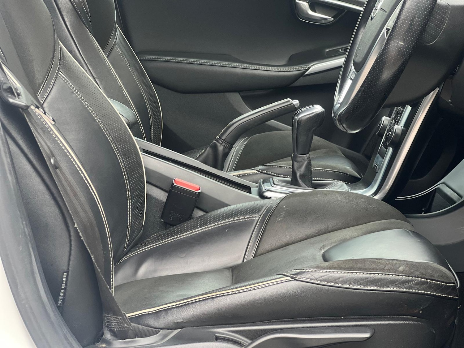 Used Volvo V40 2014 for sale - 77898213: Photo 13