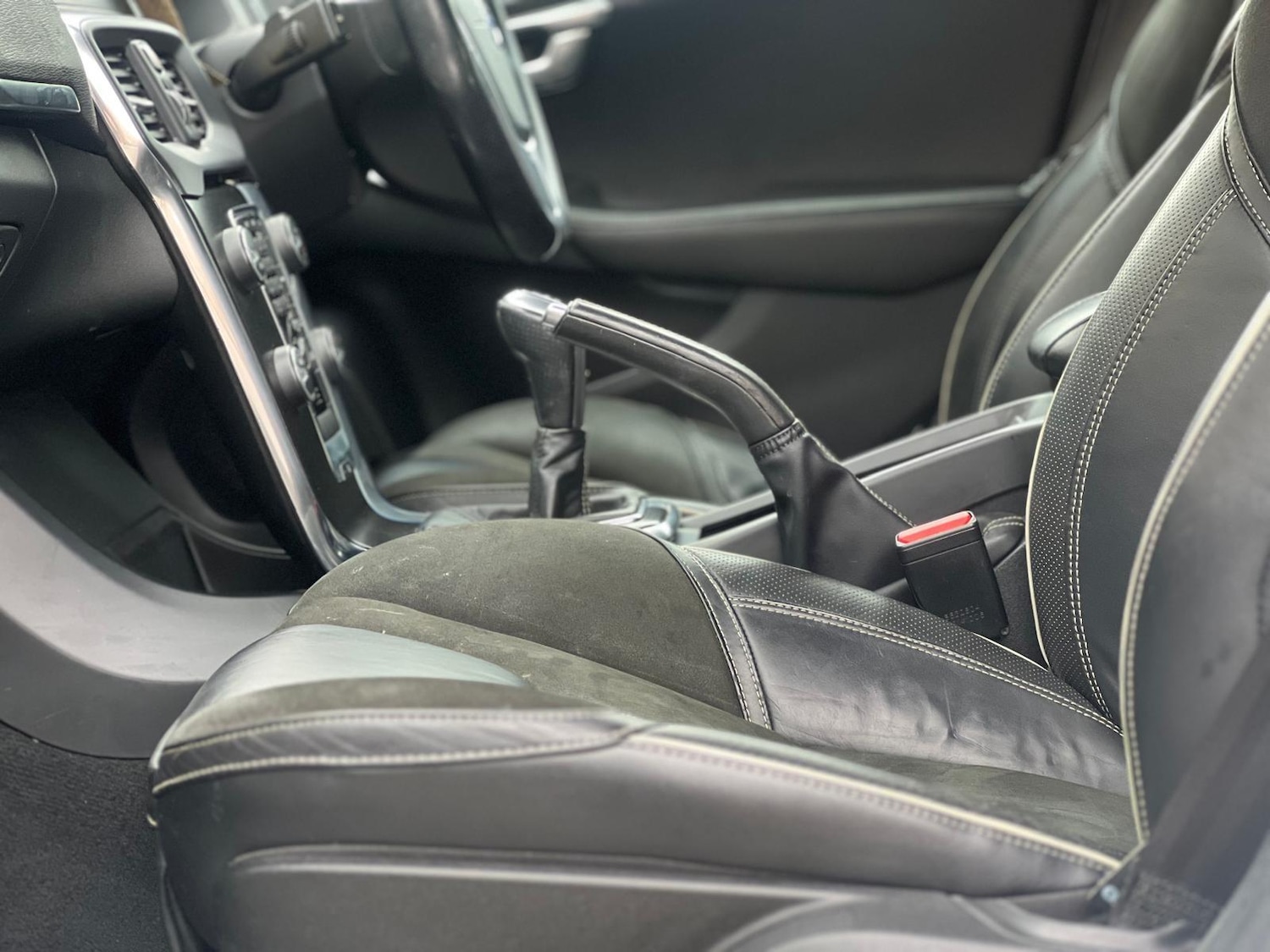 Used Volvo V40 2014 for sale - 77898213: Photo 14