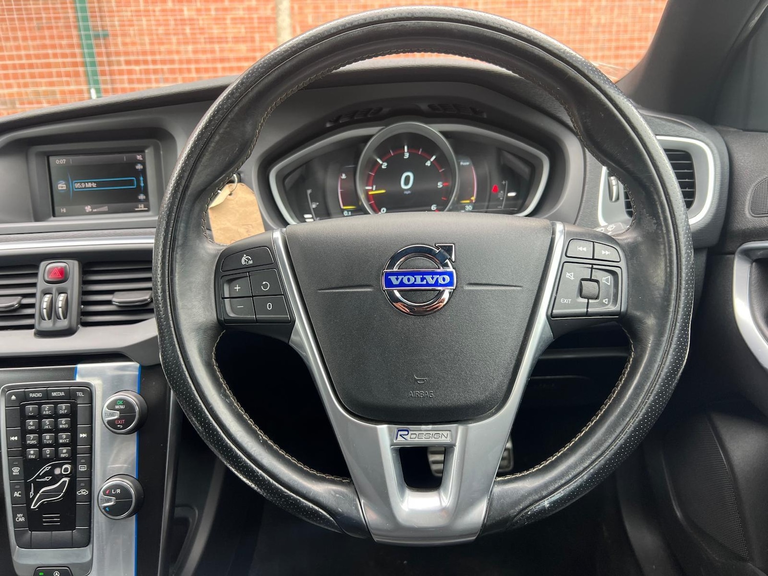 Used Volvo V40 2014 for sale - 77898213: Photo 22