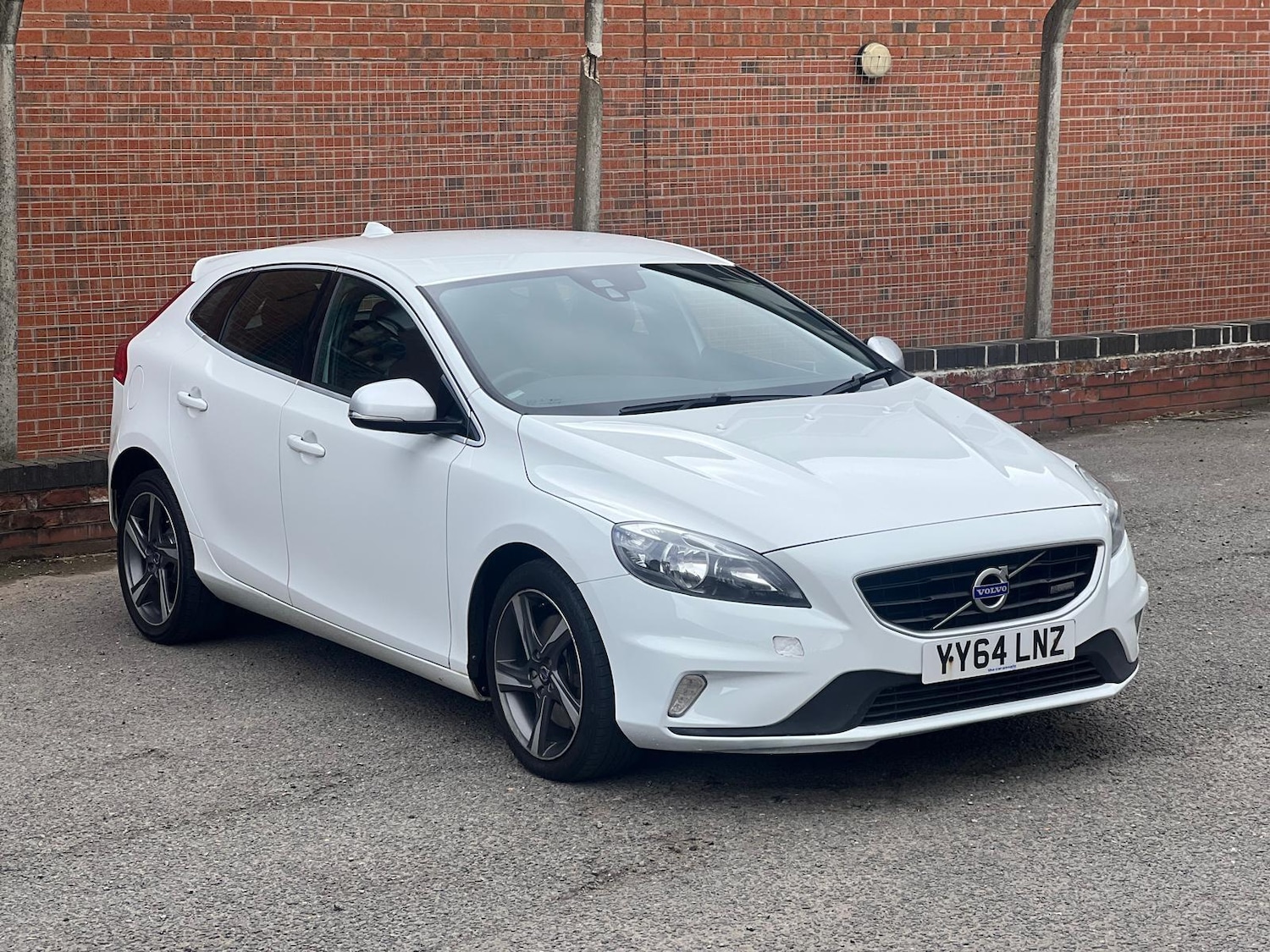 Used Volvo V40 2014 for sale - 77898213: Photo 23