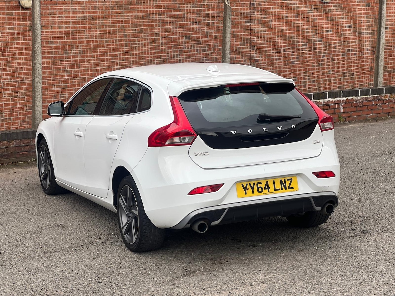 Used Volvo V40 2014 for sale - 77898213: Photo 28