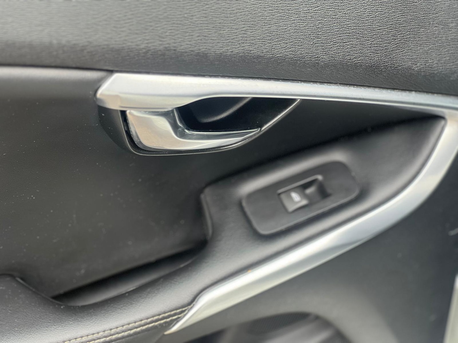 Used Volvo V40 2014 for sale - 77898213: Photo 35