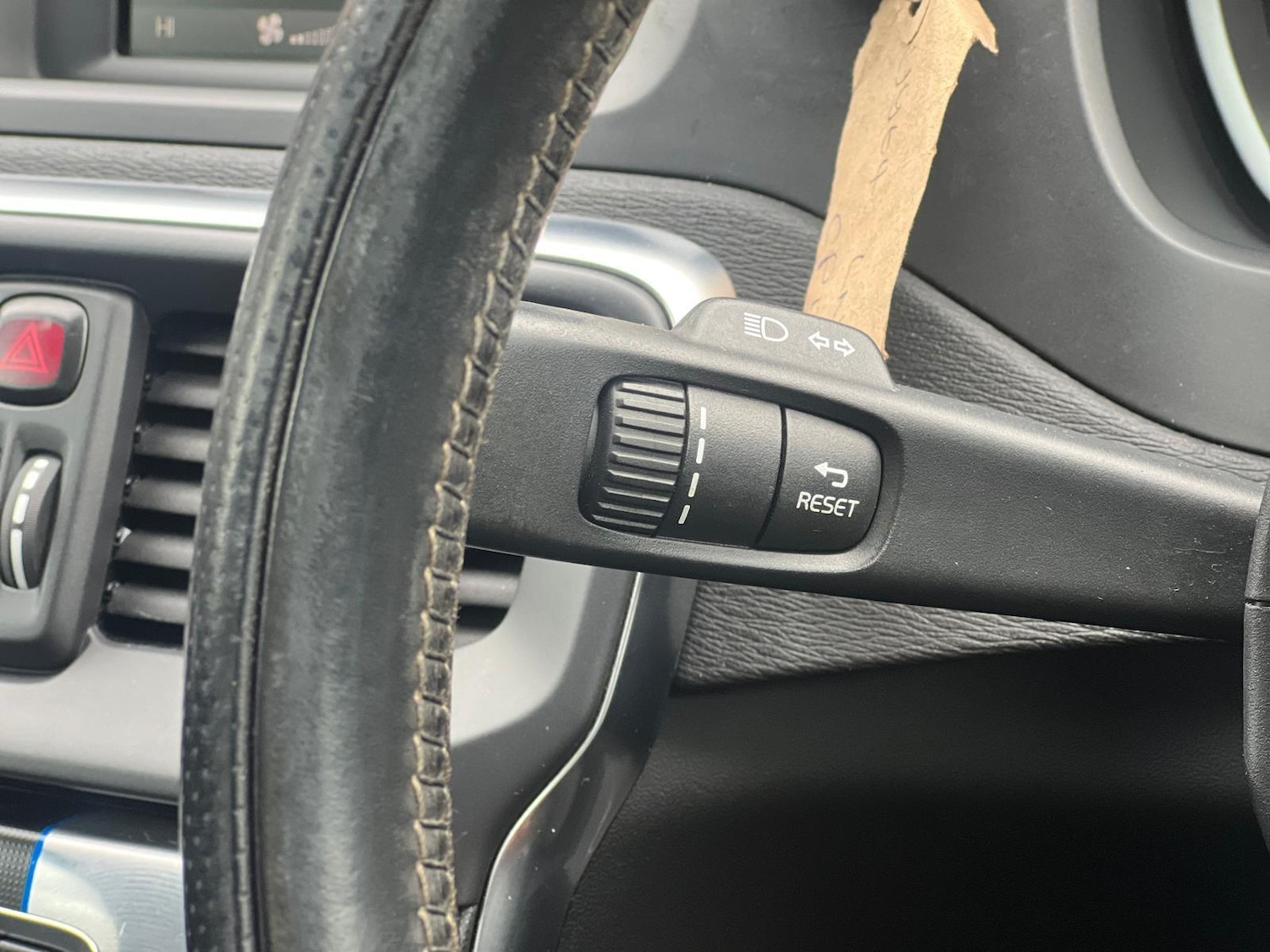 Used Volvo V40 2014 for sale - 77898213: Photo 39