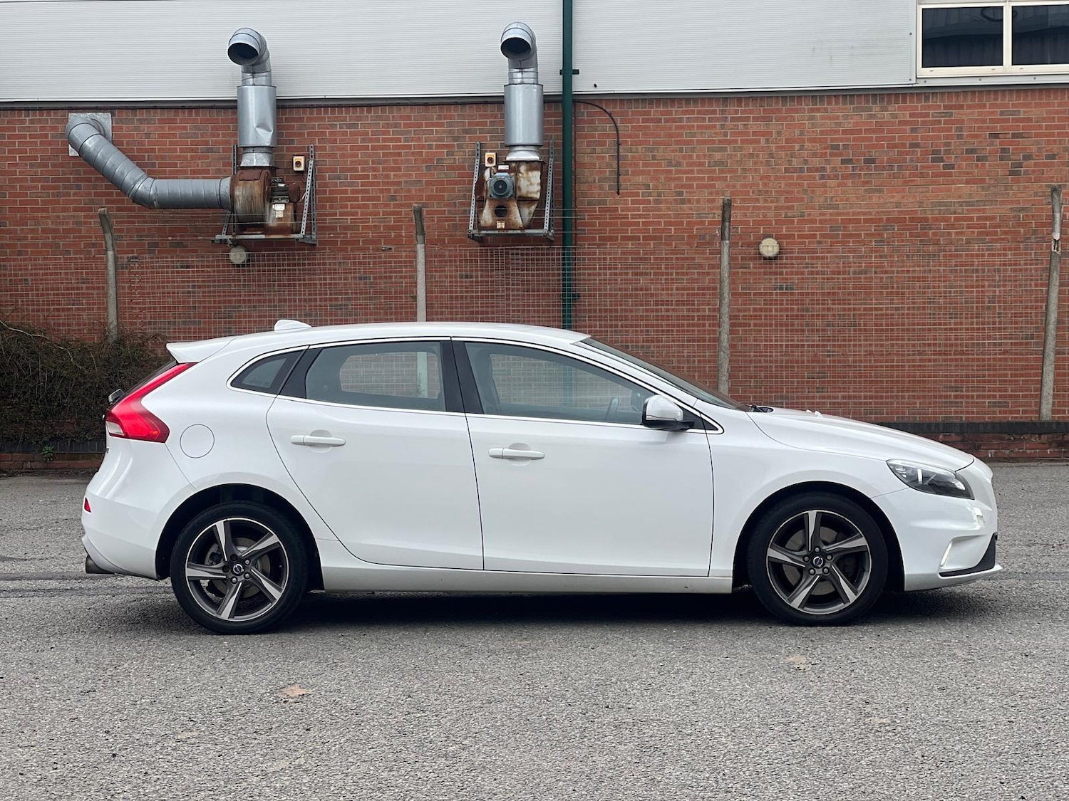 Used Volvo V40 2014 for sale - 77898213: Photo 5