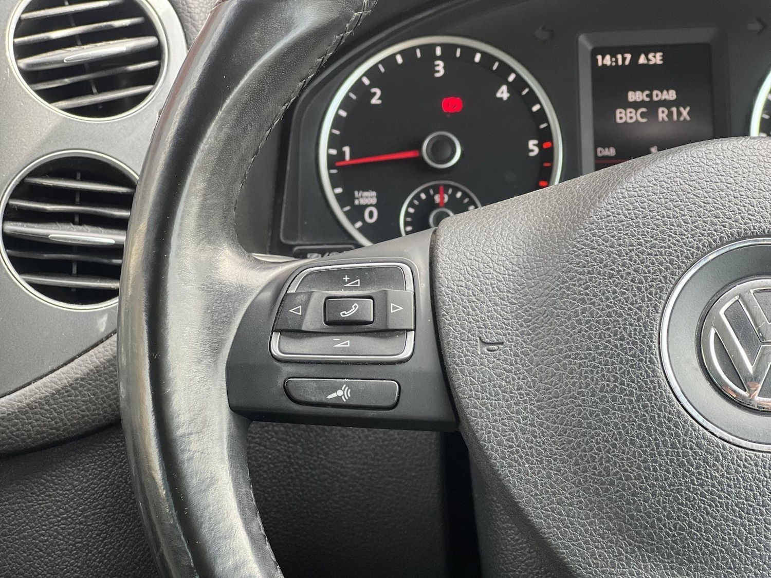 Used Volkswagen Tiguan for sale - 77892122: Photo 41