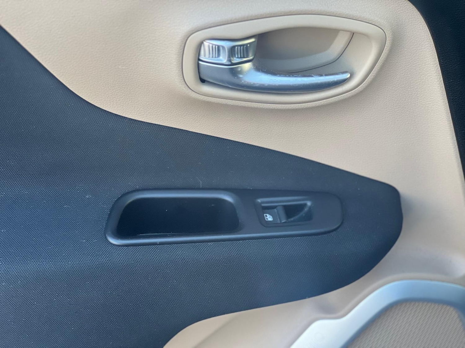 Used Jeep Renegade for sale - 77958143: Photo 39