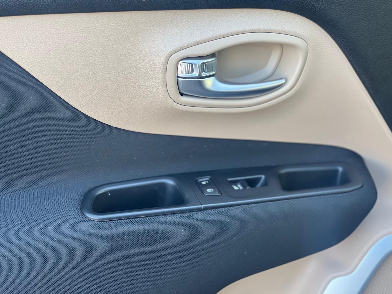 Used Jeep Renegade for sale - 77958143: Photo 40