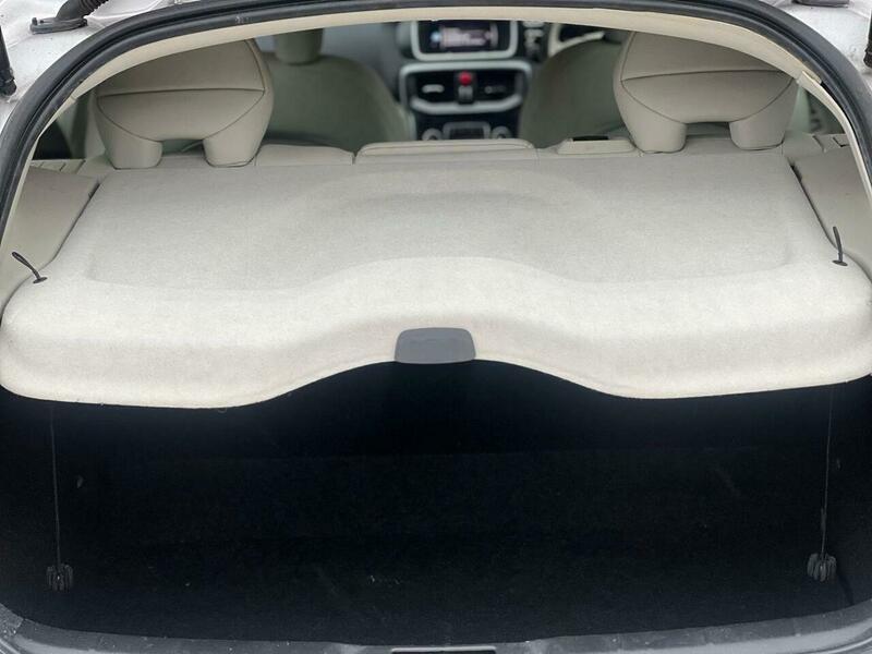 Used Volvo V40 2017 for sale - 77768337: Photo 11