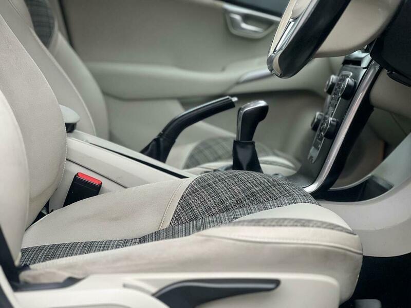 Used Volvo V40 2017 for sale - 77768337: Photo 13