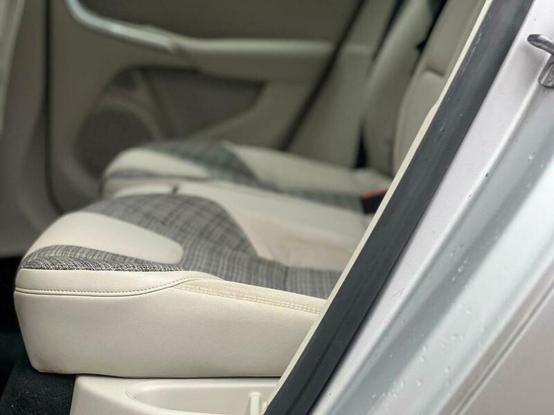 Used Volvo V40 2017 for sale - 77768337: Photo 15