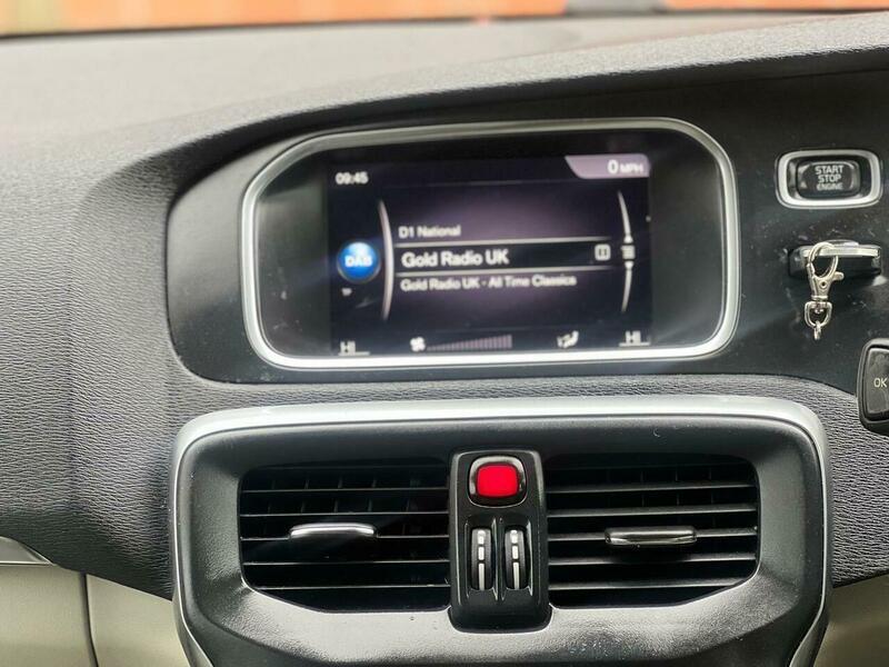 Used Volvo V40 2017 for sale - 77768337: Photo 18