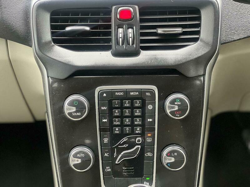 Used Volvo V40 2017 for sale - 77768337: Photo 19