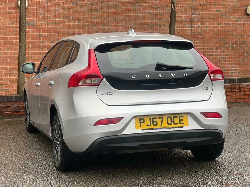 Used Volvo V40 2017 for sale - 77768337: Photo 2