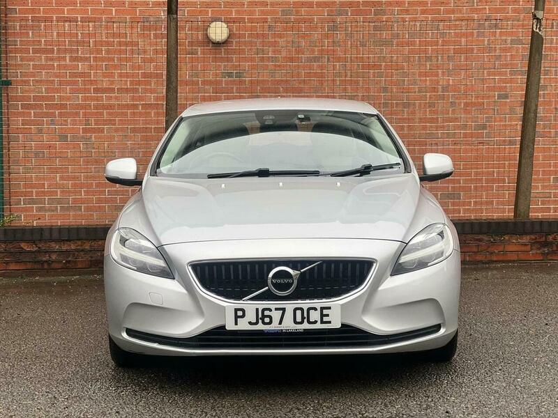 Used Volvo V40 2017 for sale - 77768337: Photo 3