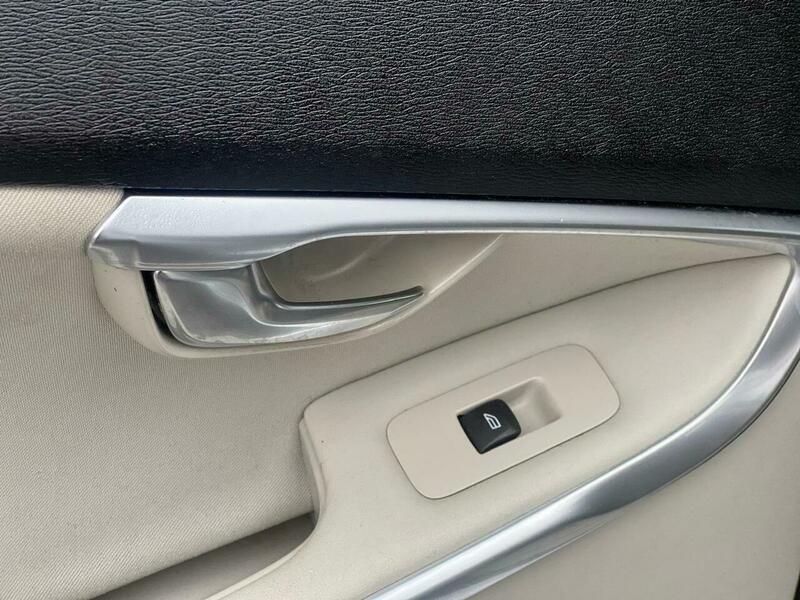 Used Volvo V40 2017 for sale - 77768337: Photo 33