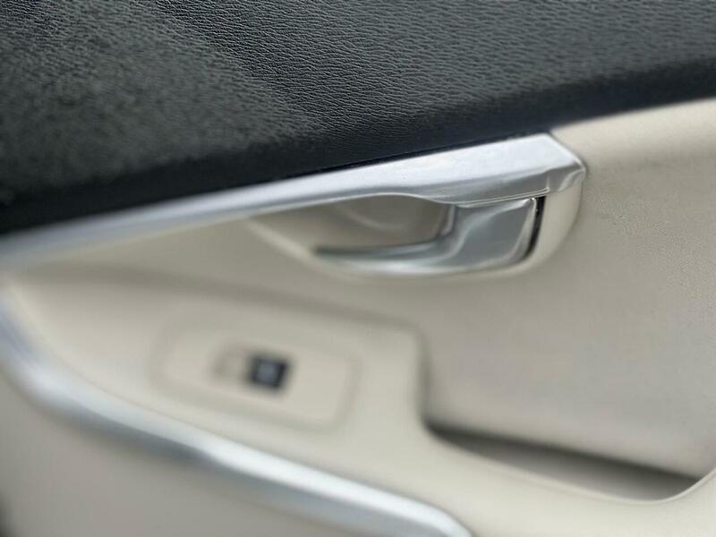 Used Volvo V40 2017 for sale - 77768337: Photo 35