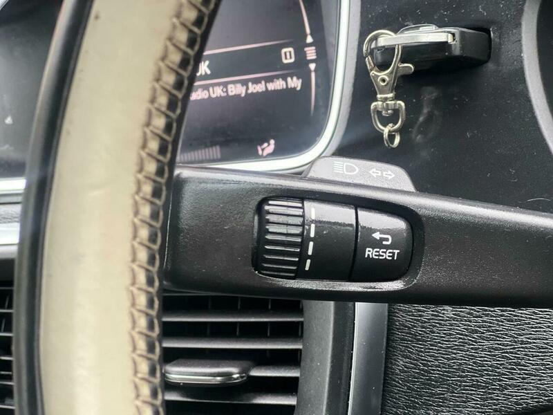 Used Volvo V40 2017 for sale - 77768337: Photo 37