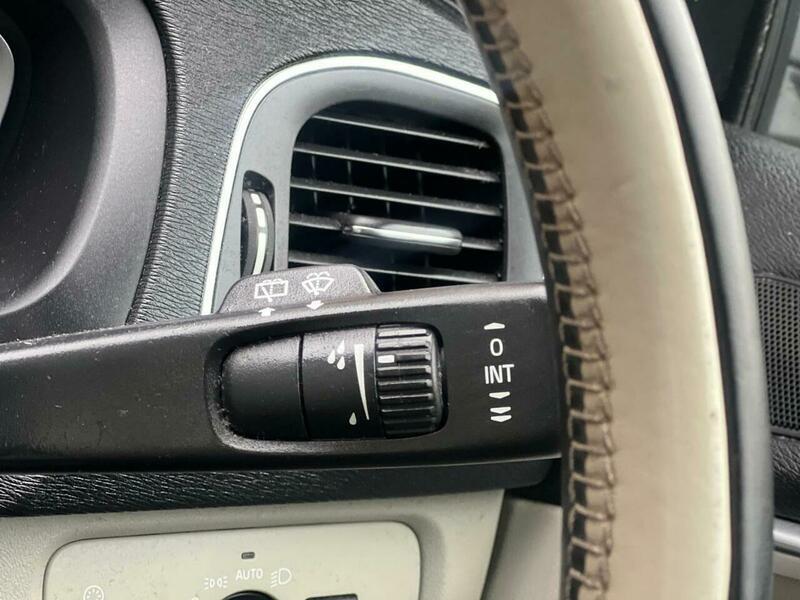 Used Volvo V40 2017 for sale - 77768337: Photo 38