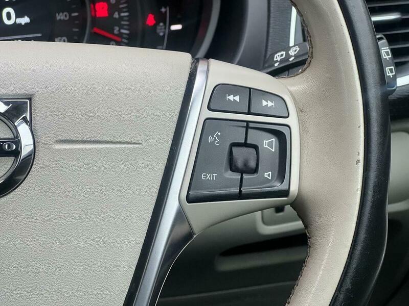 Used Volvo V40 2017 for sale - 77768337: Photo 40