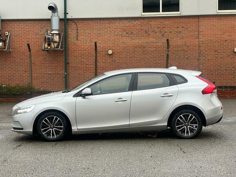 Used Volvo V40 2017 for sale - 77768337: Photo 7