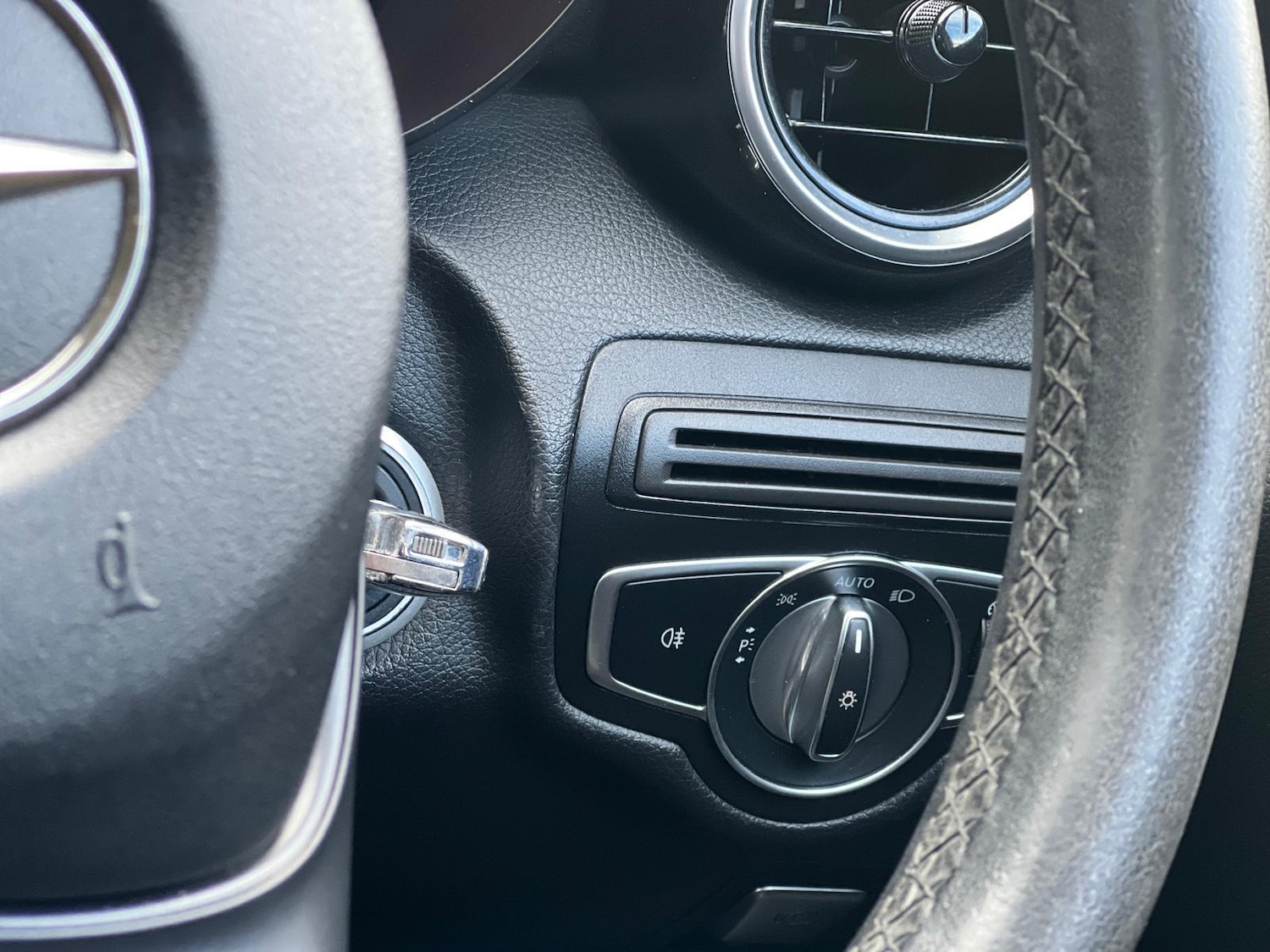 Used Mercedes-Benz C Class 2017 for sale - 77838559: Photo 42