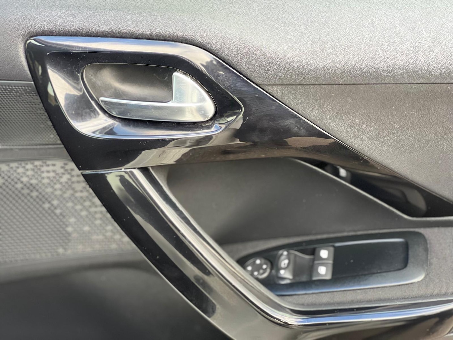 Used Peugeot 208 2017 for sale - 78086605: Photo 37