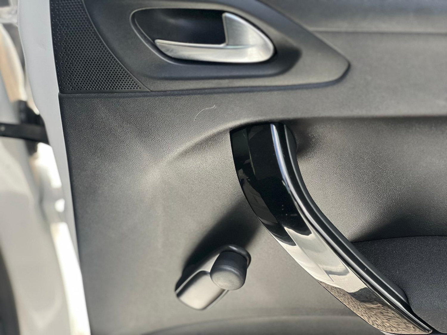 Used Peugeot 208 2017 for sale - 78086605: Photo 38