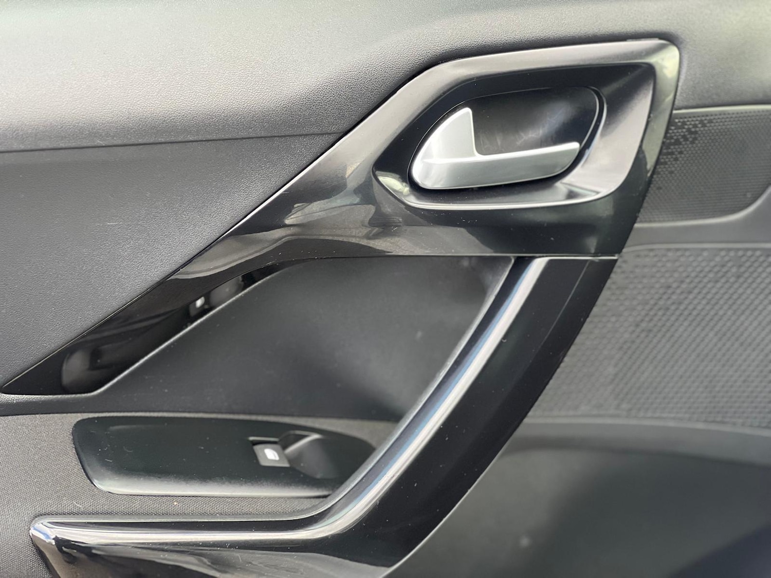 Used Peugeot 208 2017 for sale - 78086605: Photo 40