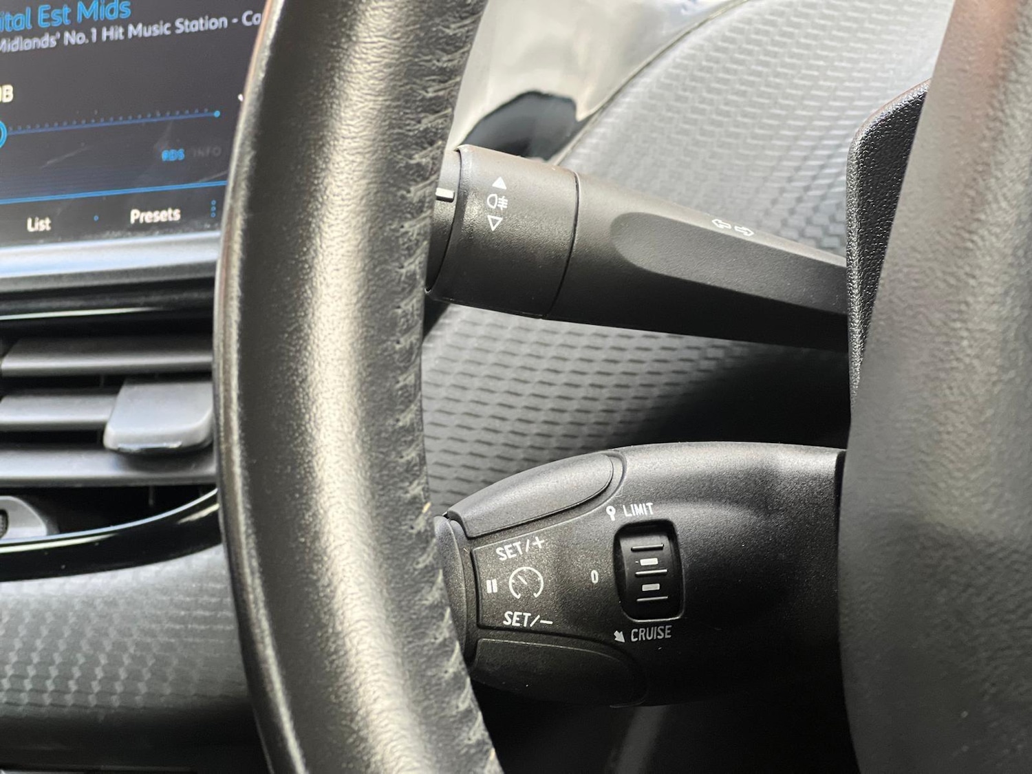 Used Peugeot 208 2017 for sale - 78086605: Photo 41