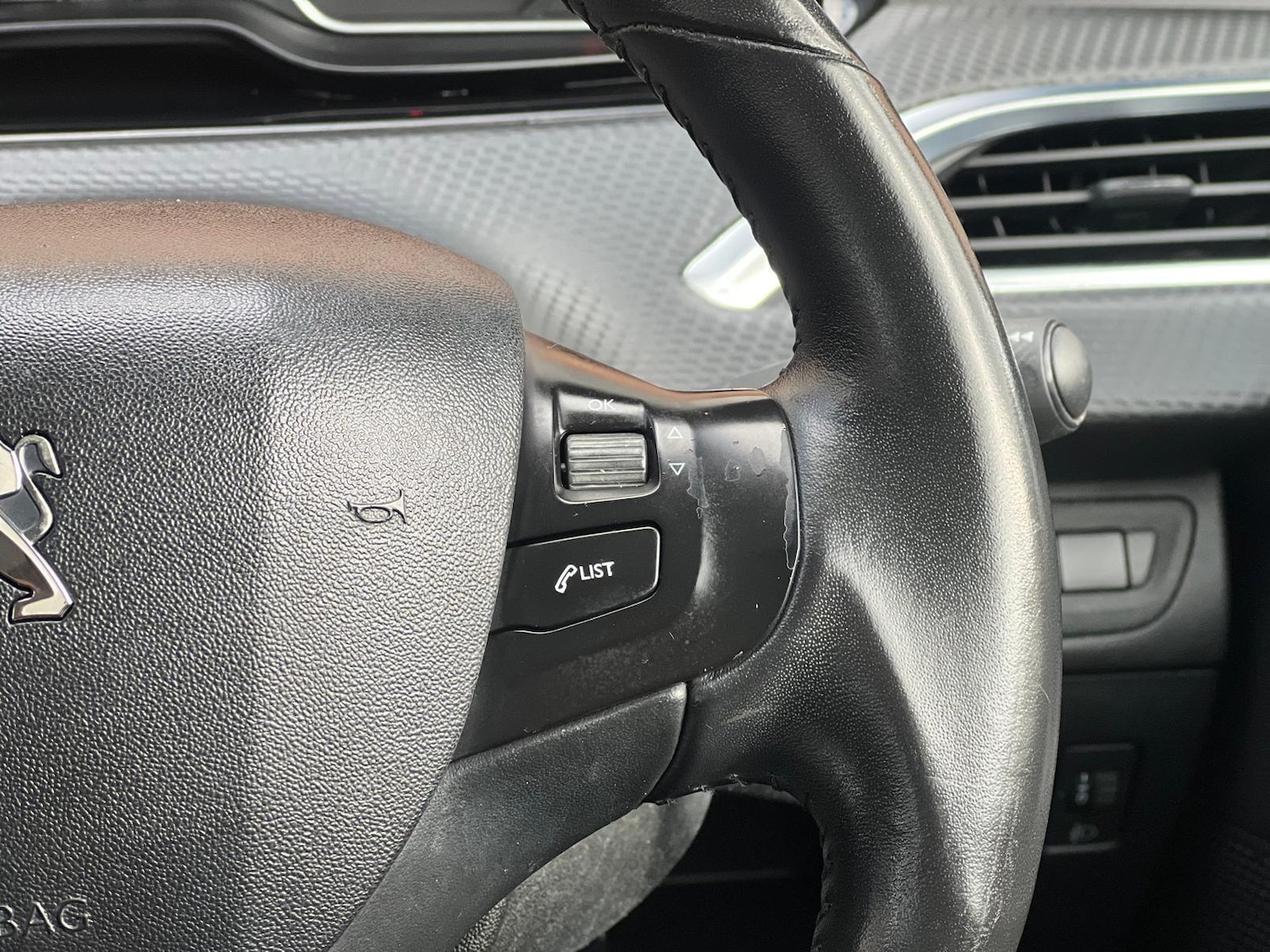 Used Peugeot 208 2017 for sale - 78086605: Photo 44