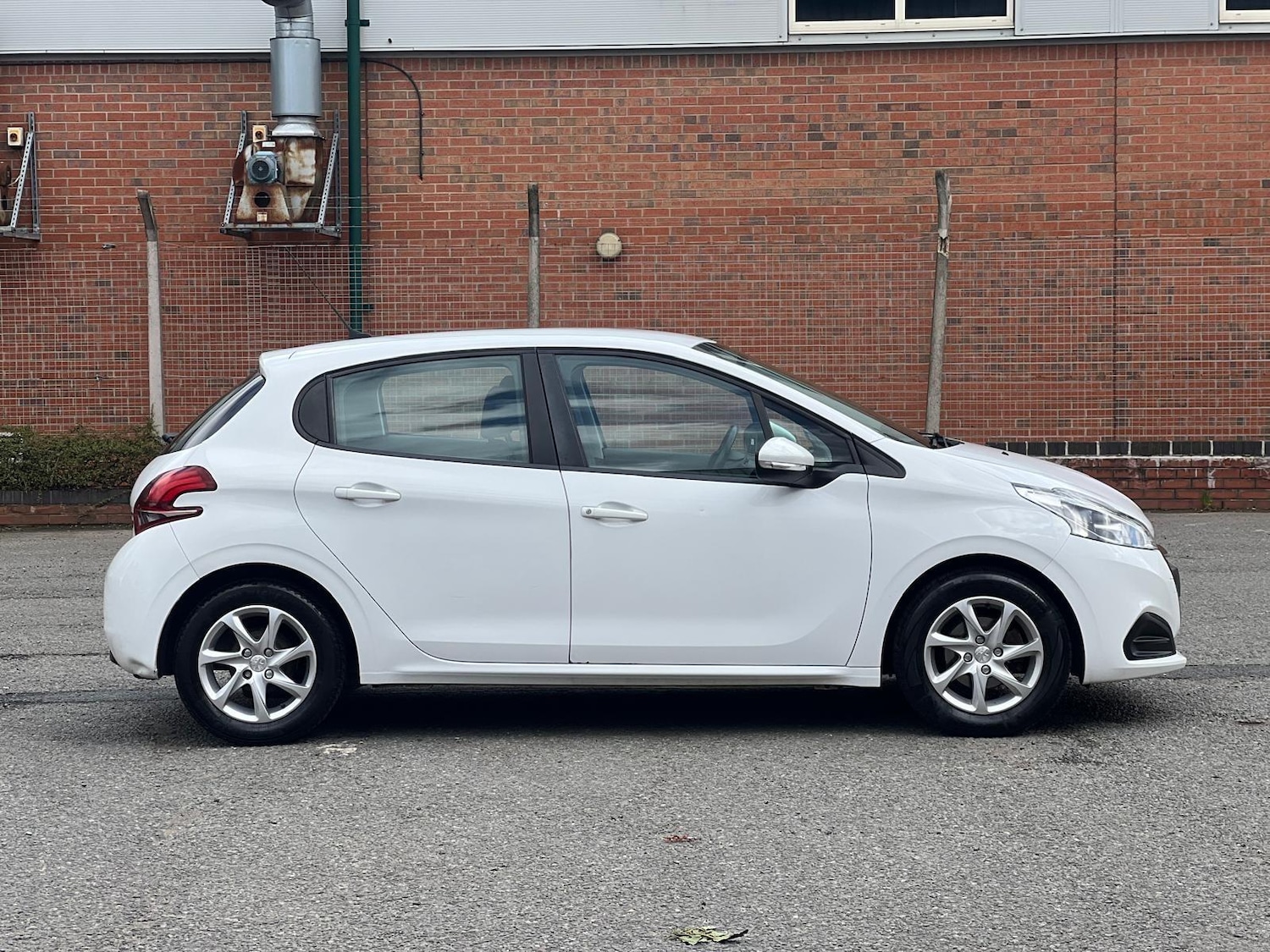Used Peugeot 208 2017 for sale - 78086605: Photo 5