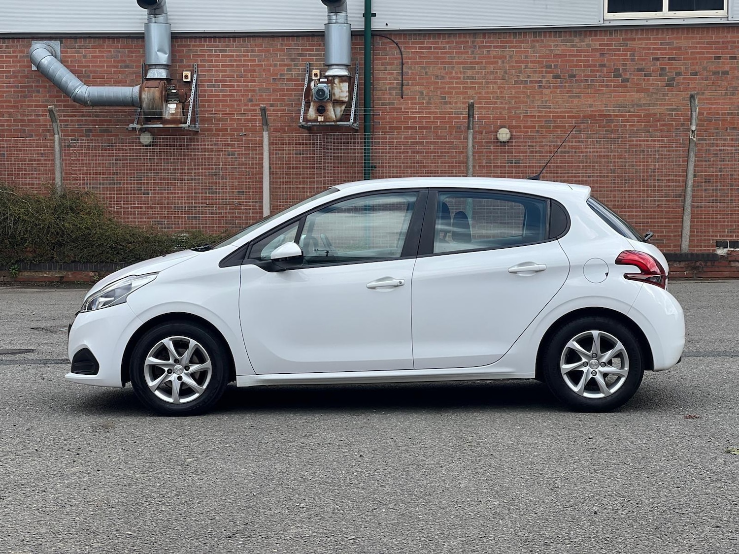 Used Peugeot 208 2017 for sale - 78086605: Photo 7