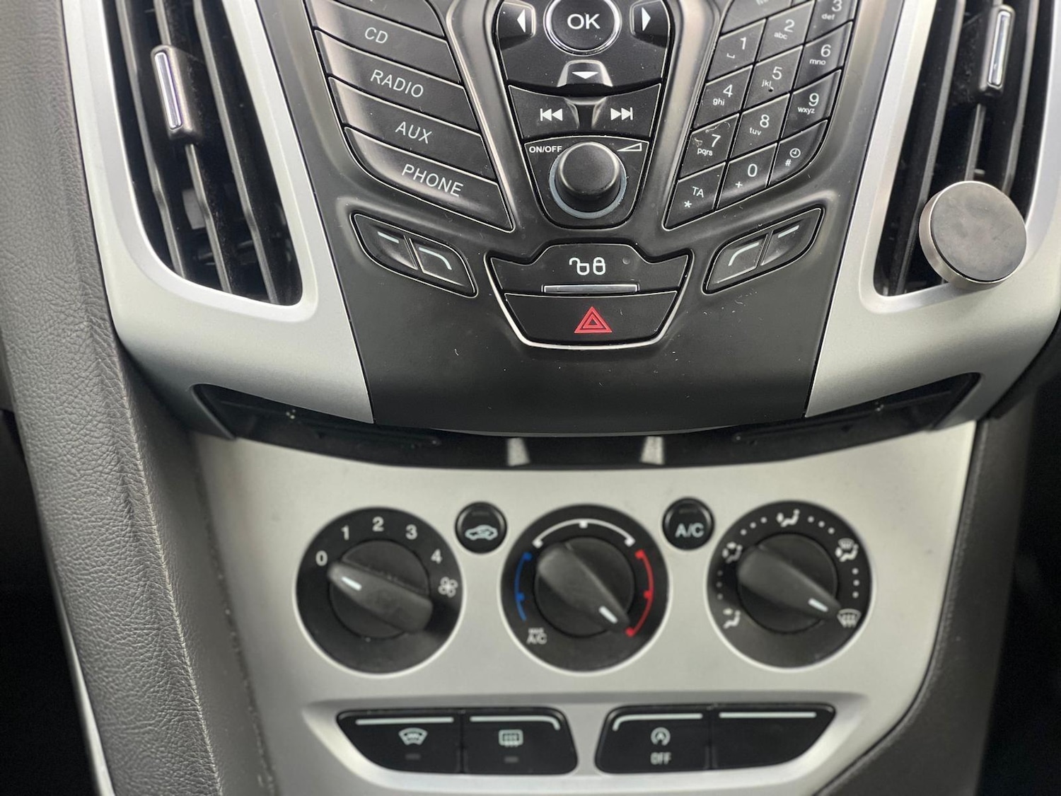 Used Ford Focus 2014 for sale - 77853325: Photo 19