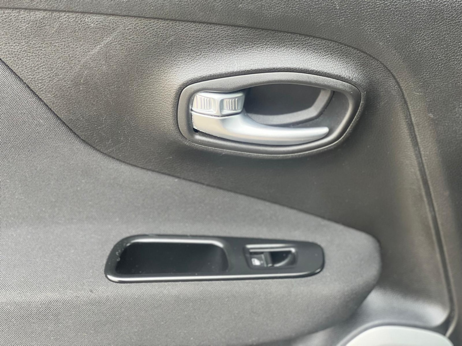 Used Jeep Renegade 2015 for sale - 77982636: Photo 35