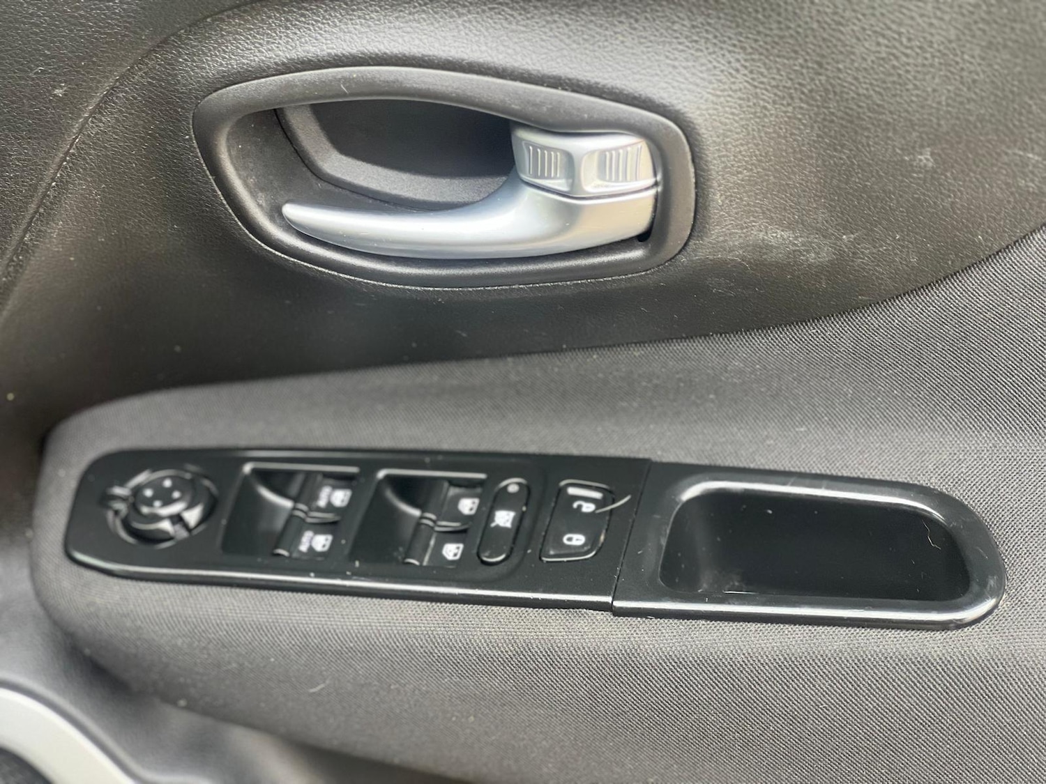 Used Jeep Renegade 2015 for sale - 77982636: Photo 36