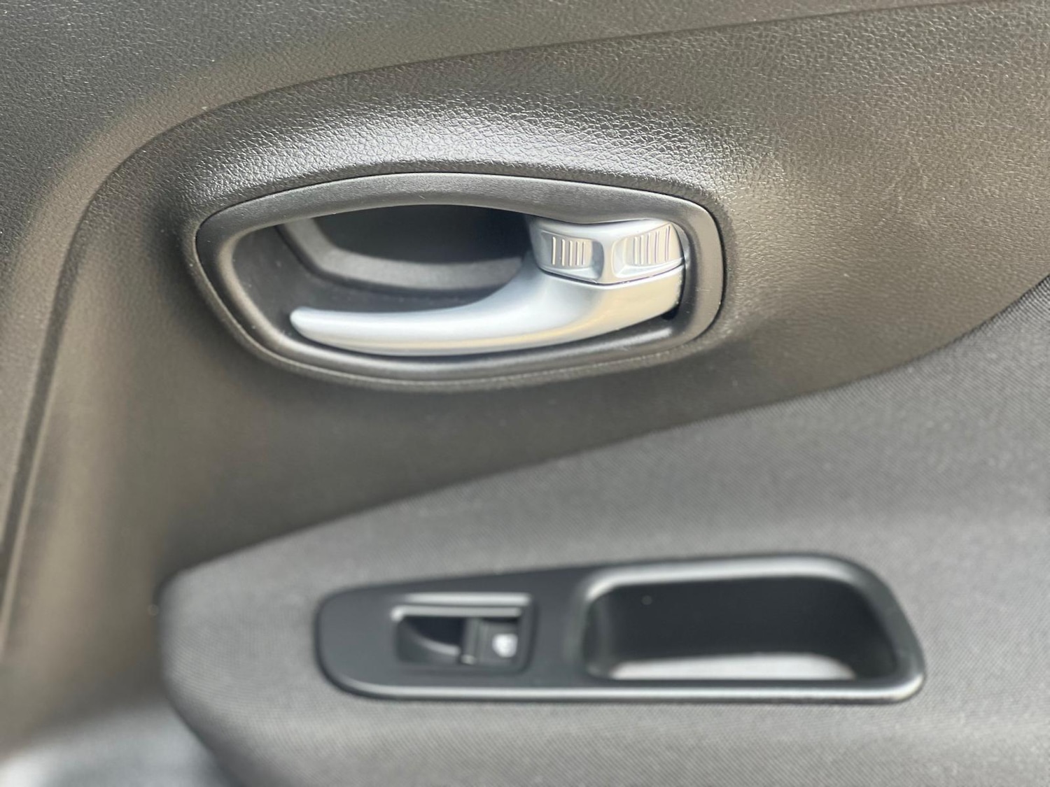 Used Jeep Renegade 2015 for sale - 77982636: Photo 38