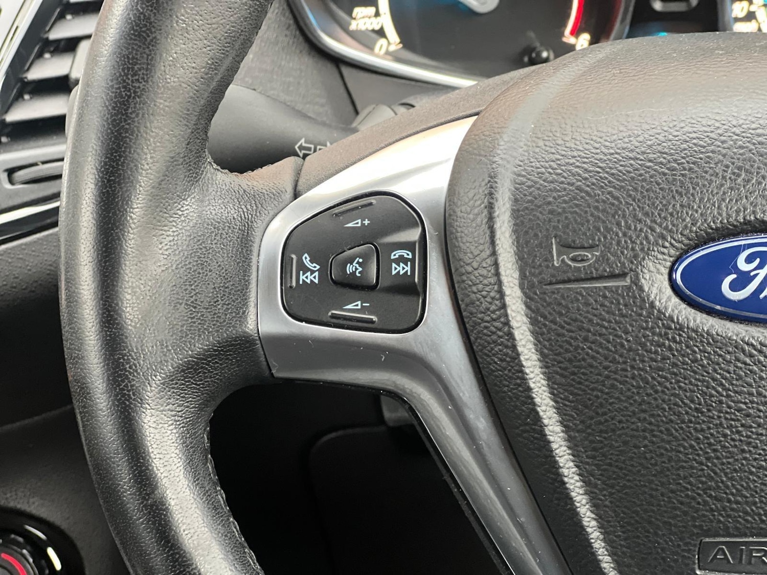 Used Ford Fiesta 2014 for sale - 78046810: Photo 41