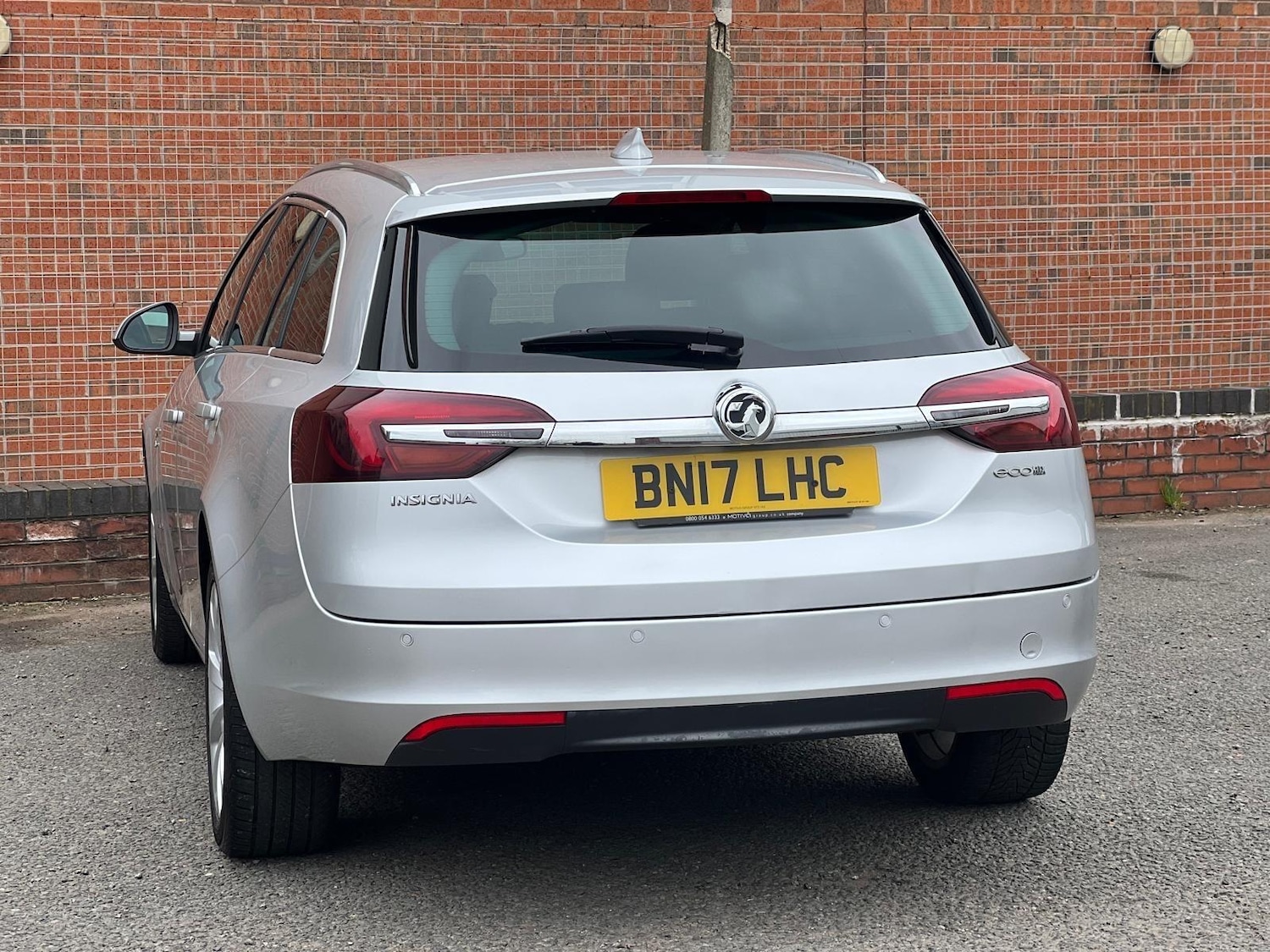 Used Vauxhall Insignia 2017 for sale - 78100223: Photo 2
