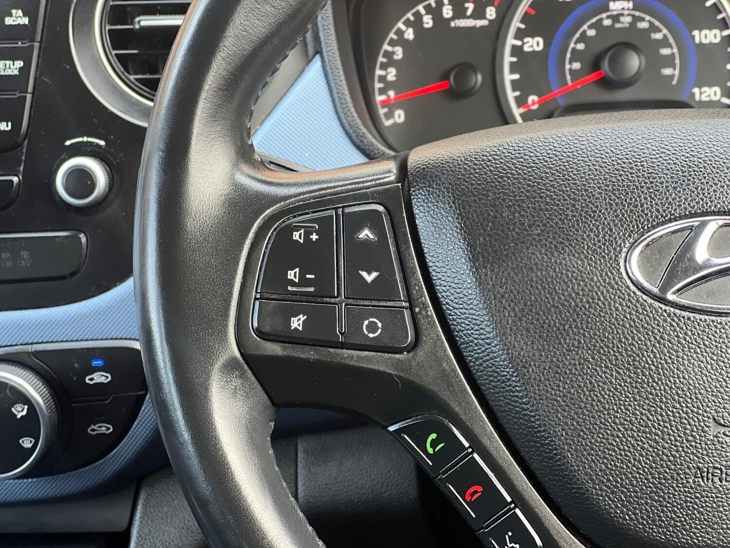 Used Hyundai i10 2016 for sale - 77839514: Photo 41