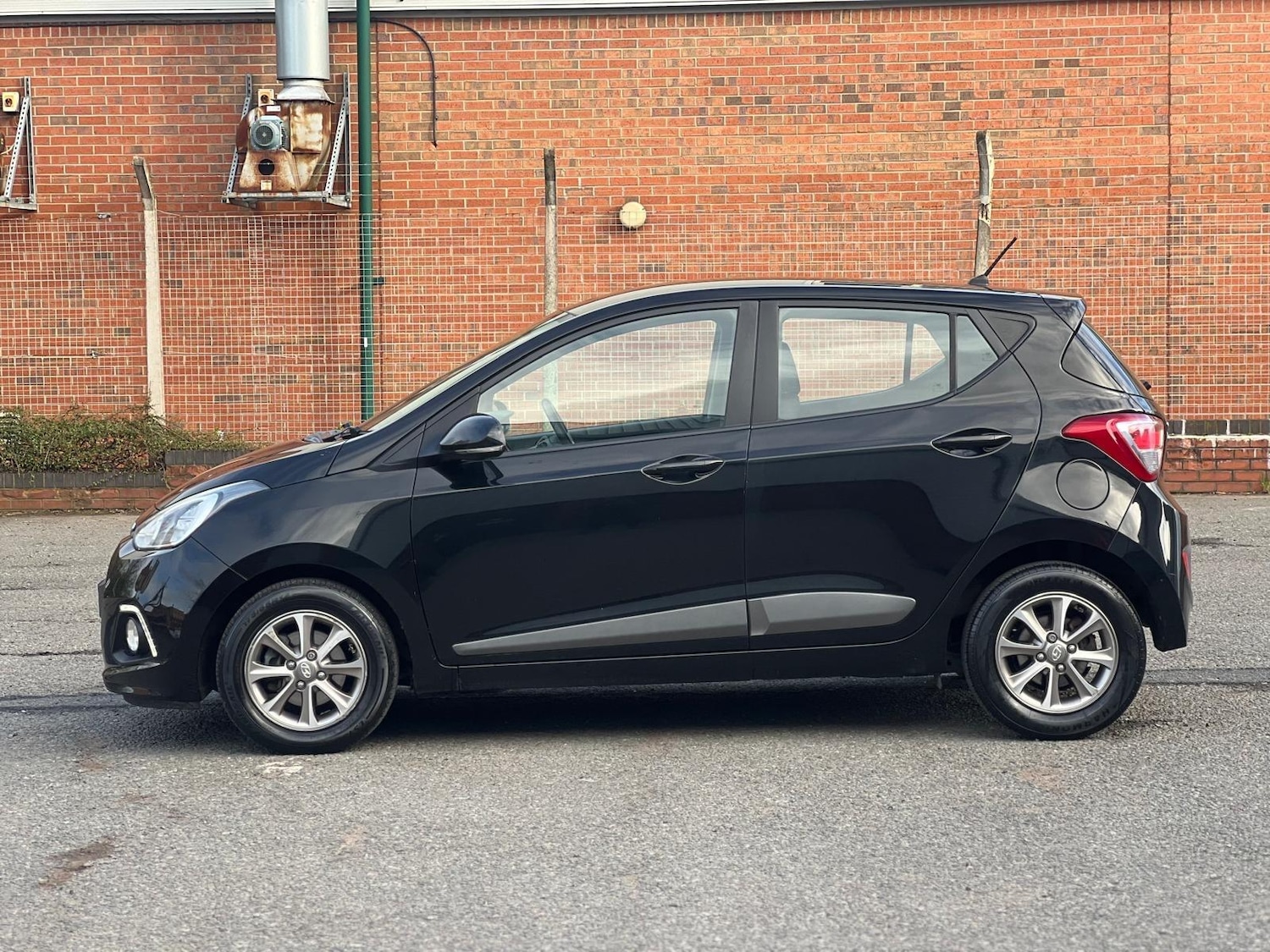 Used Hyundai i10 2016 for sale - 77839514: Photo 7