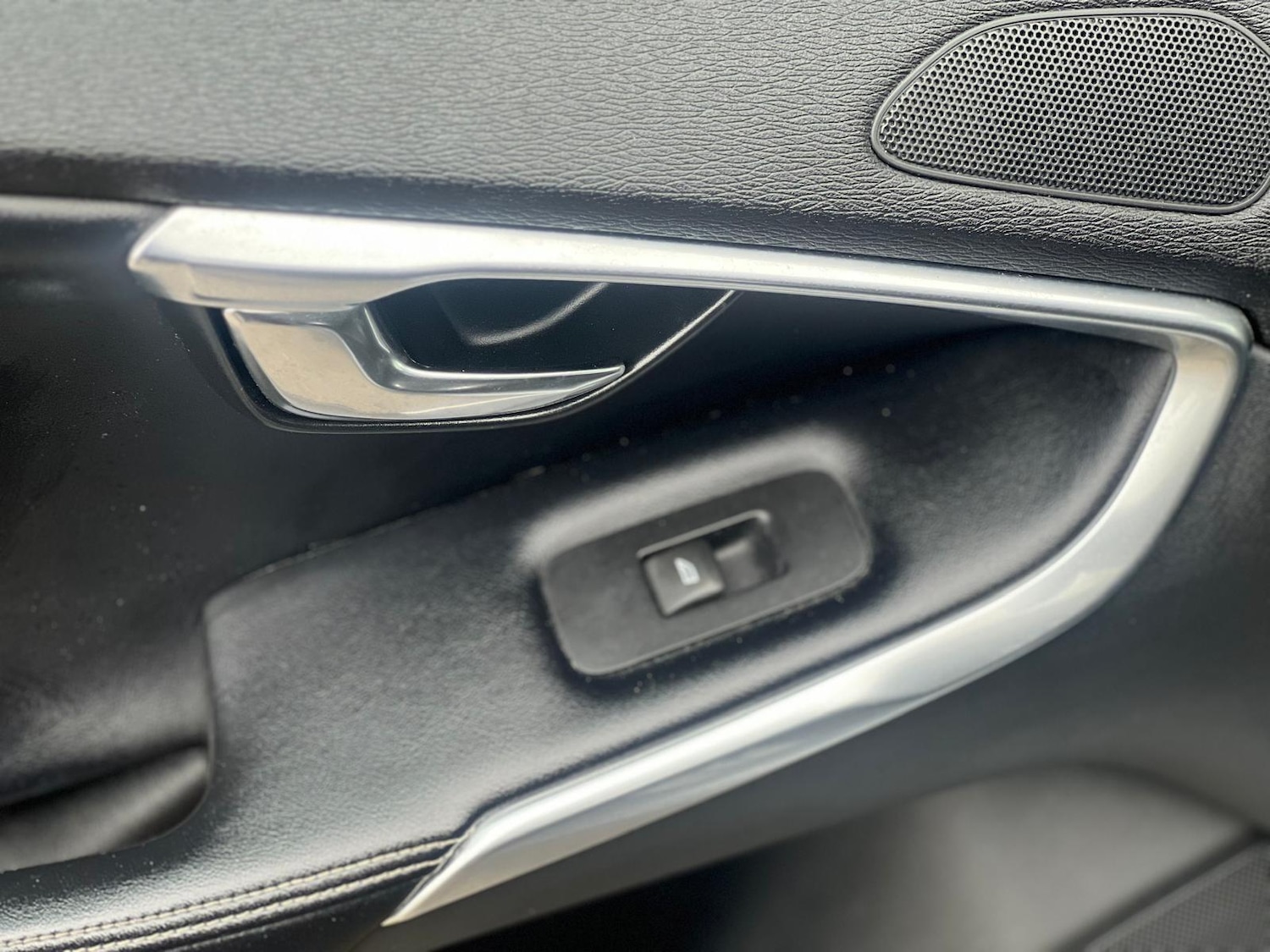 Used Volvo V40 for sale - 78007447: Photo 38